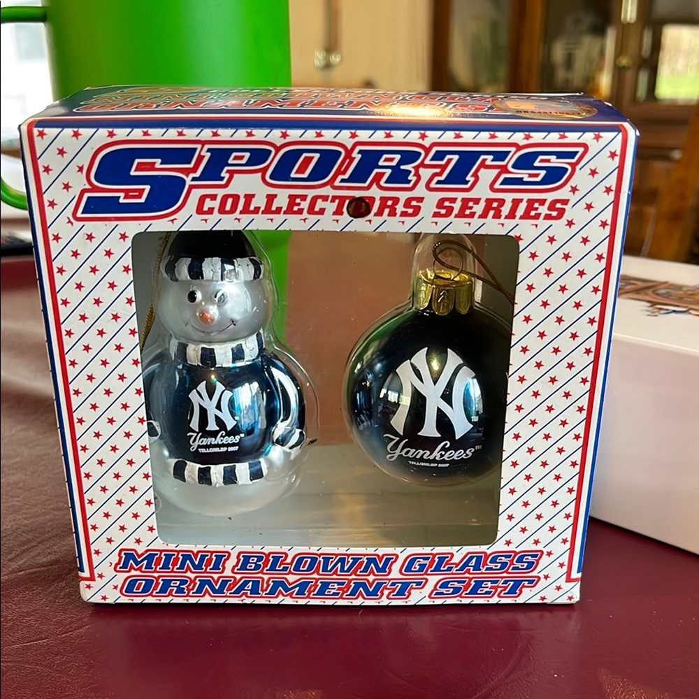 Yankees Mini Blown Glass Ornament Set